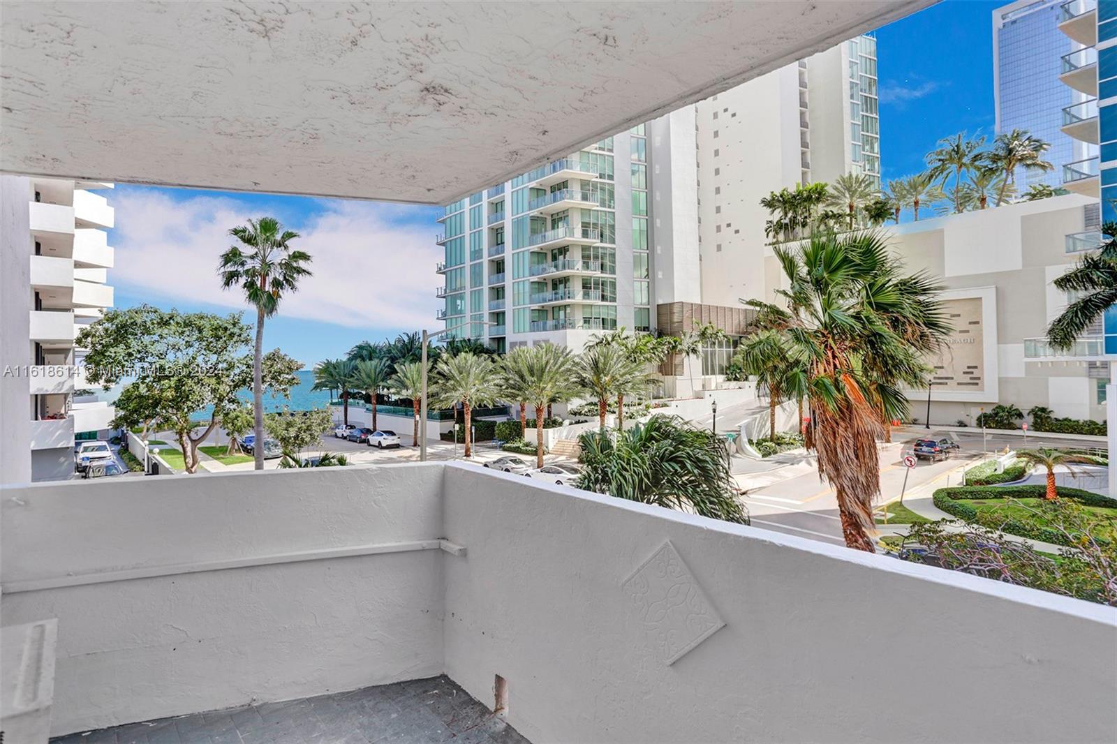 BORDE DEL AGUA - Residential Lease