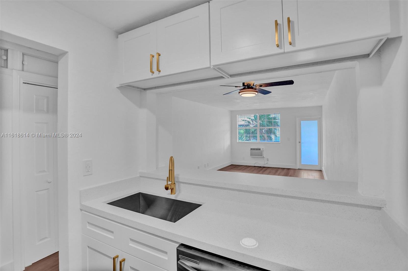 BORDE DEL AGUA - Residential Lease