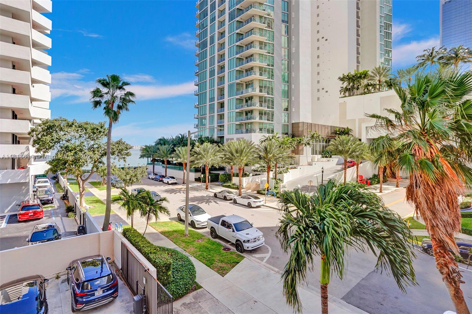 BORDE DEL AGUA - Residential Lease