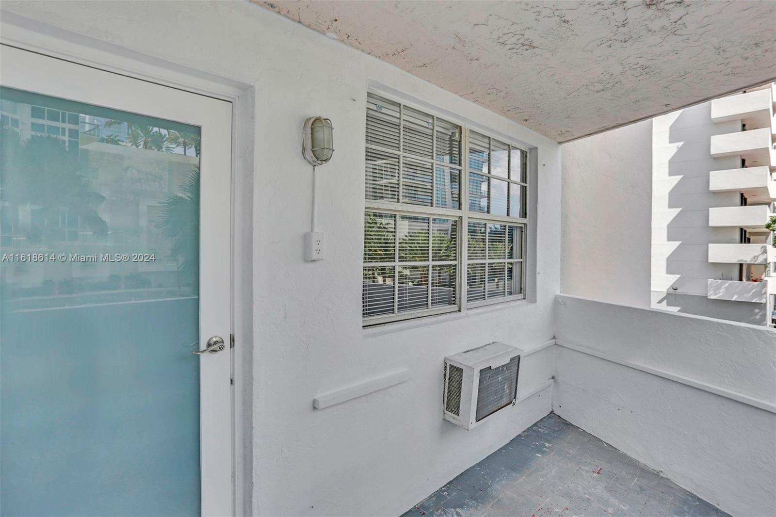 BORDE DEL AGUA - Residential Lease