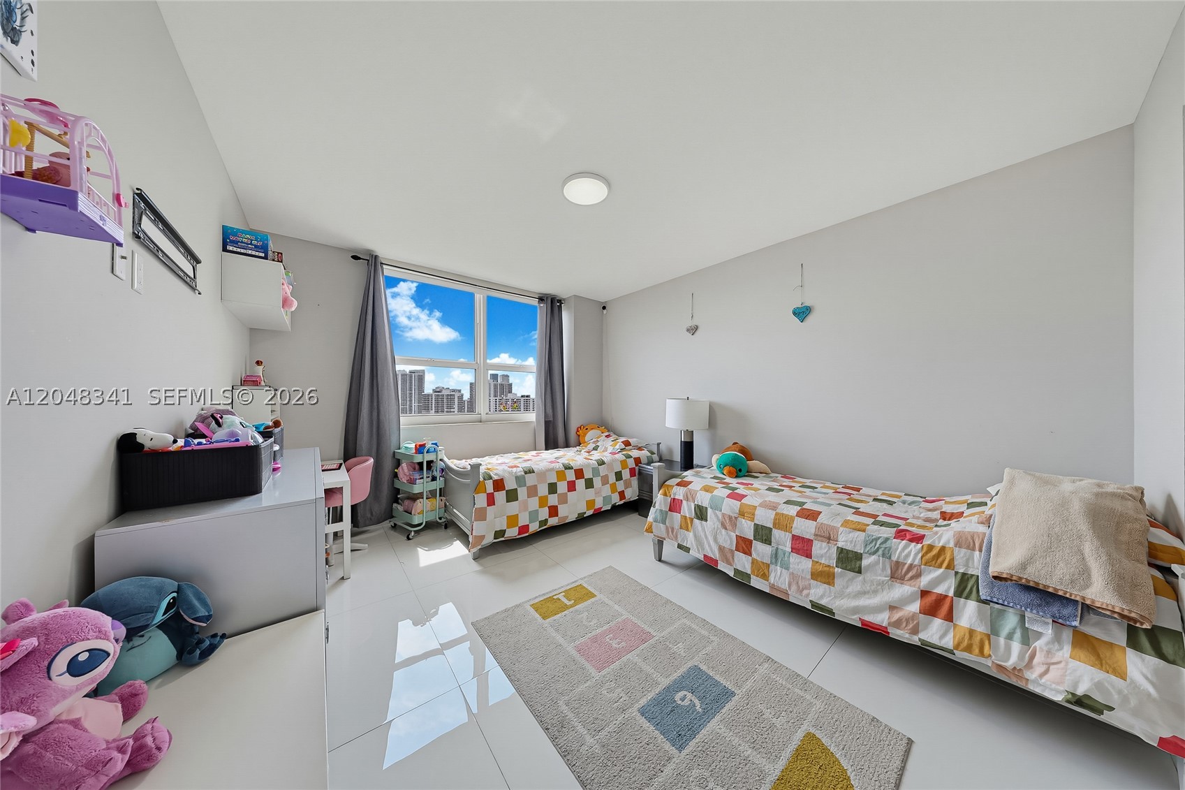 TURNBERRY ON THE GREEN CO - Residential