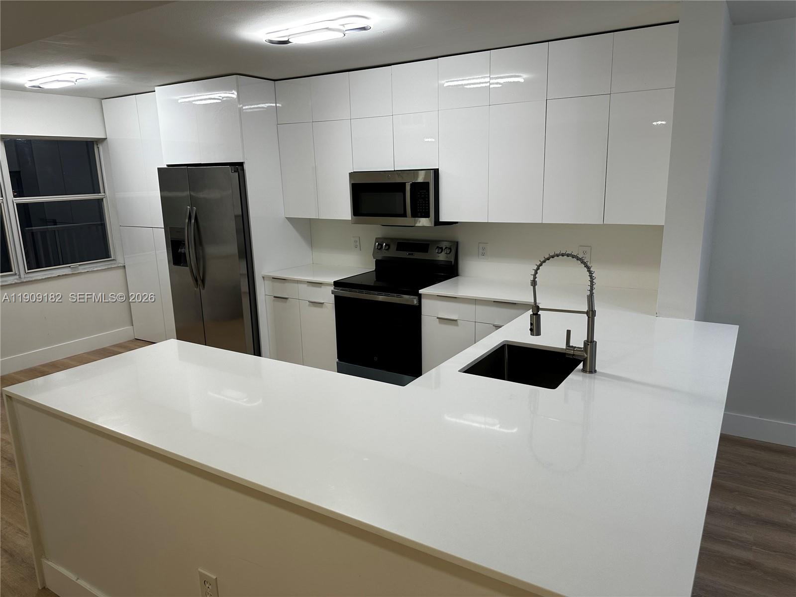 SUNRISE LAKES 193 CONDO - Residential