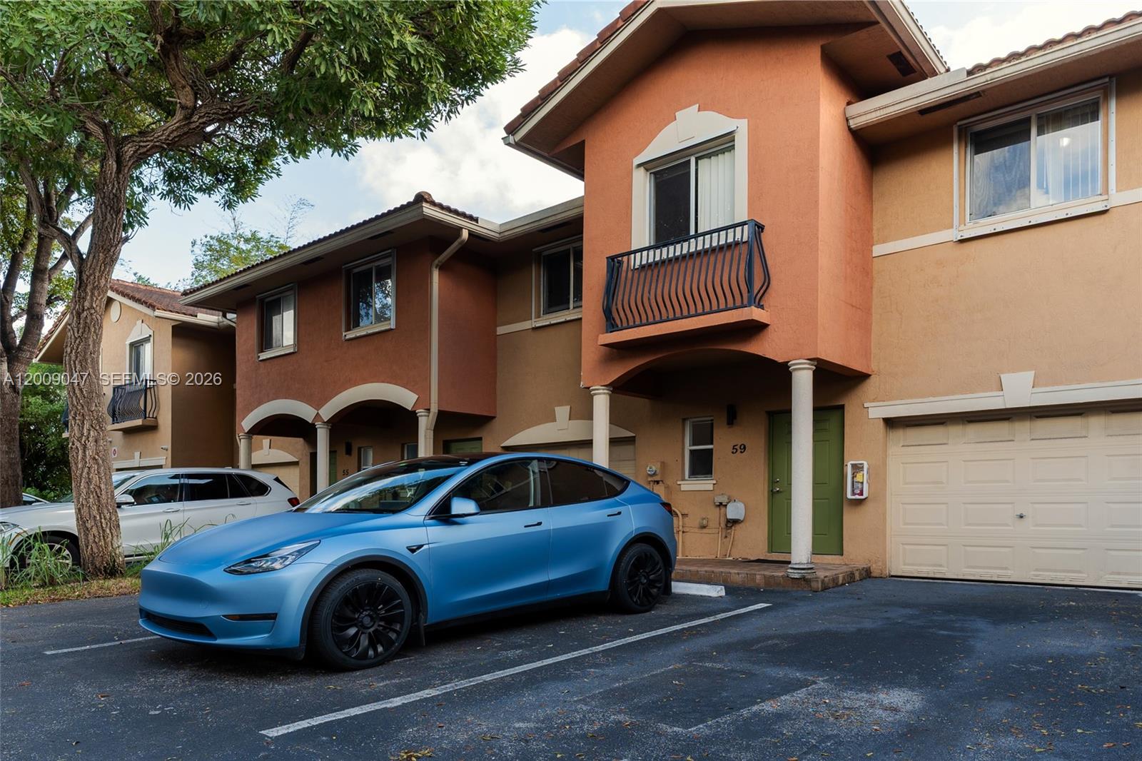 THIRD AVENUE CONDOMINIUM - Residential