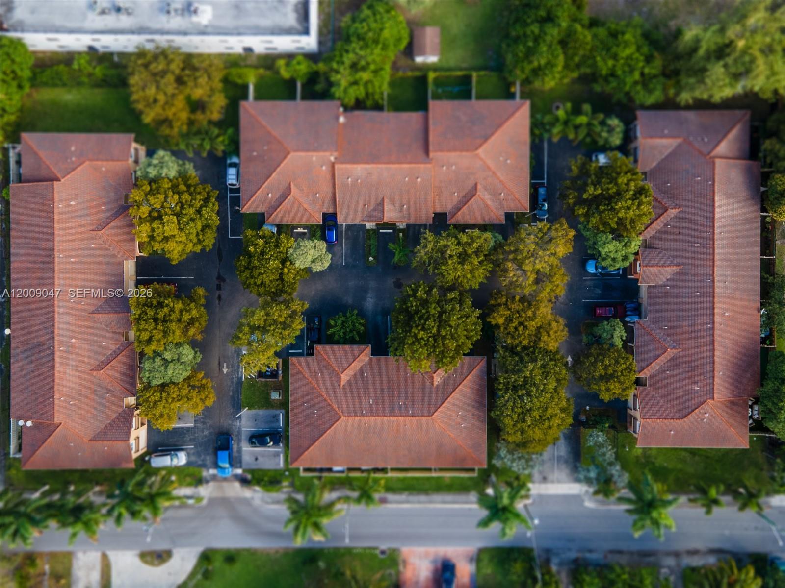 THIRD AVENUE CONDOMINIUM - Residential
