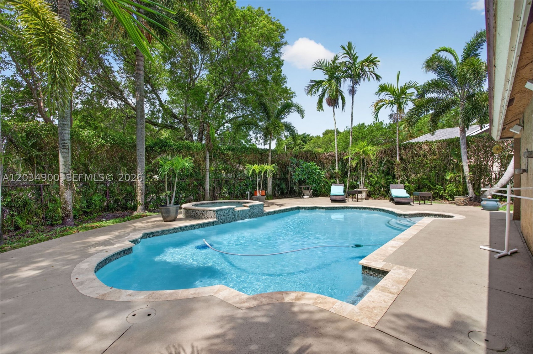 WINSTON PARK - Residential