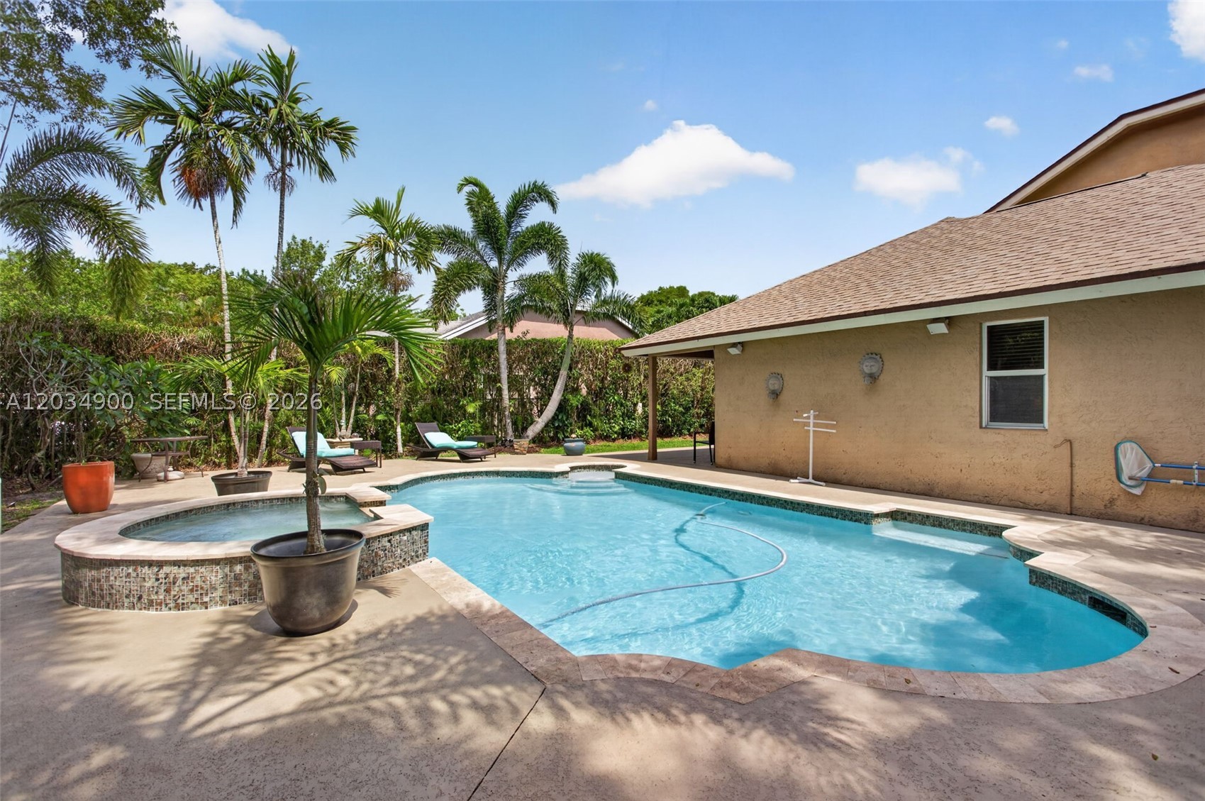 WINSTON PARK - Residential