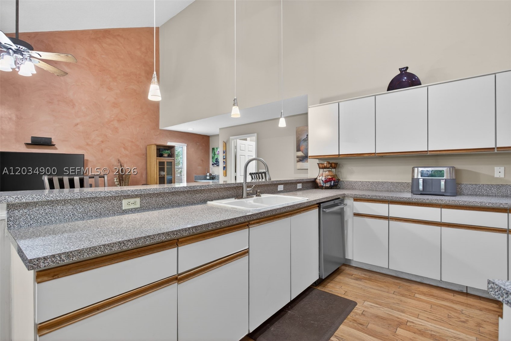 WINSTON PARK - Residential