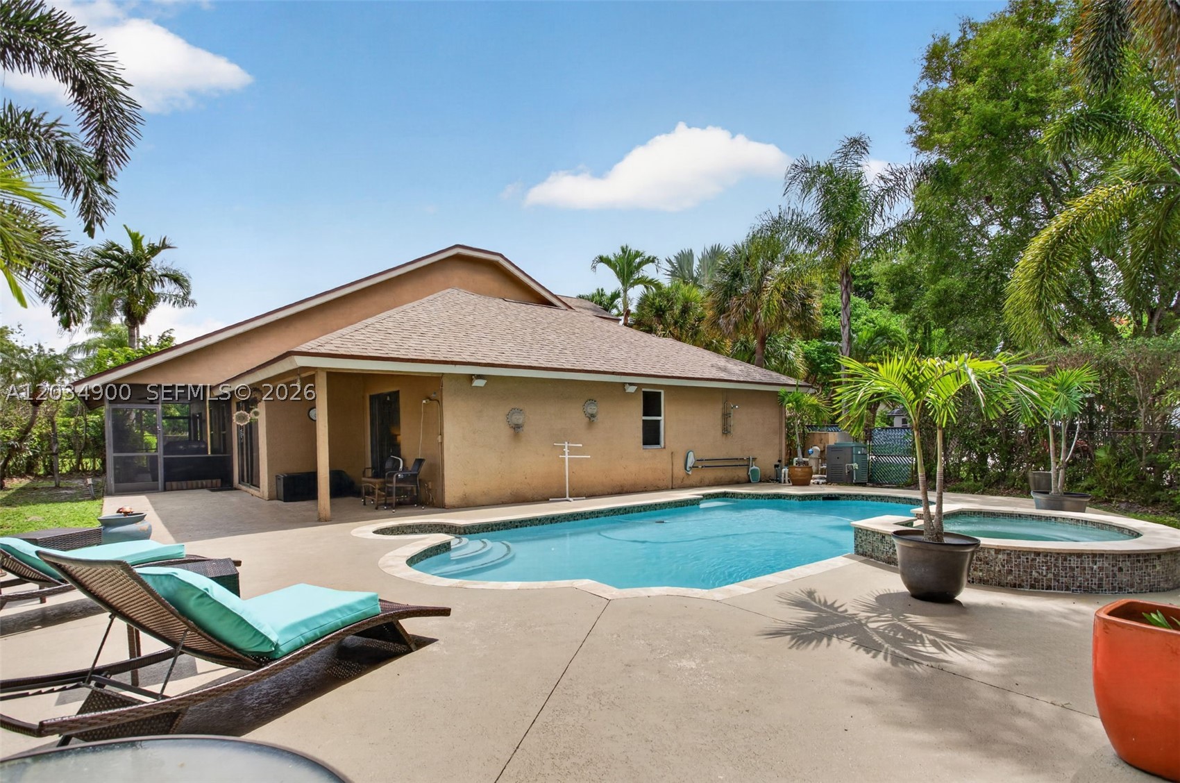 WINSTON PARK - Residential