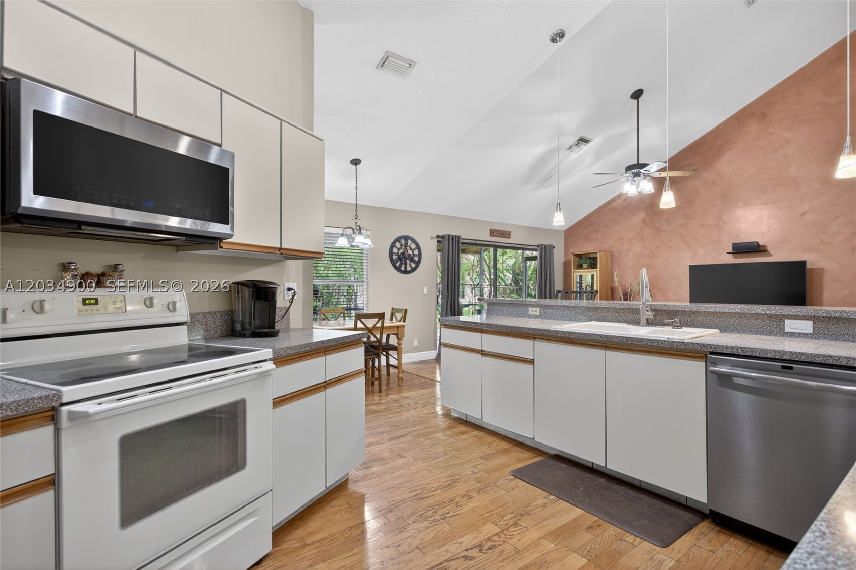 WINSTON PARK - Residential
