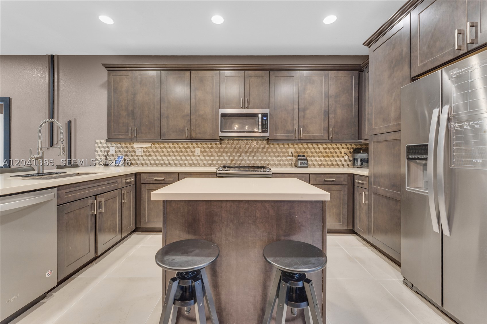 PEMBROKE LAKES SOUTH - Residential
