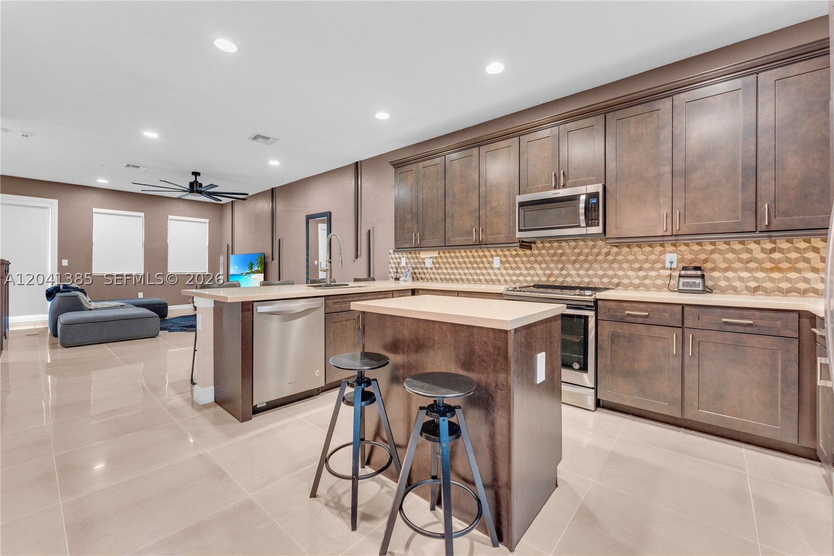 PEMBROKE LAKES SOUTH - Residential