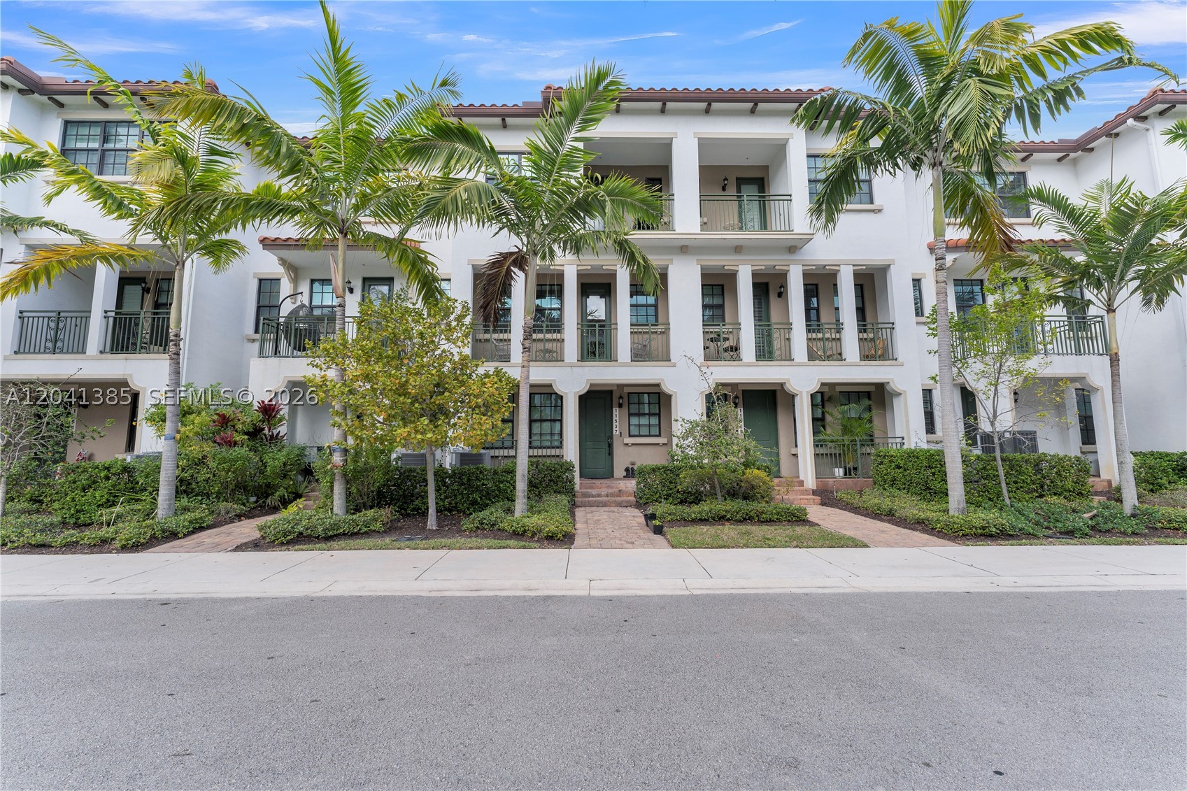 PEMBROKE LAKES SOUTH - Residential