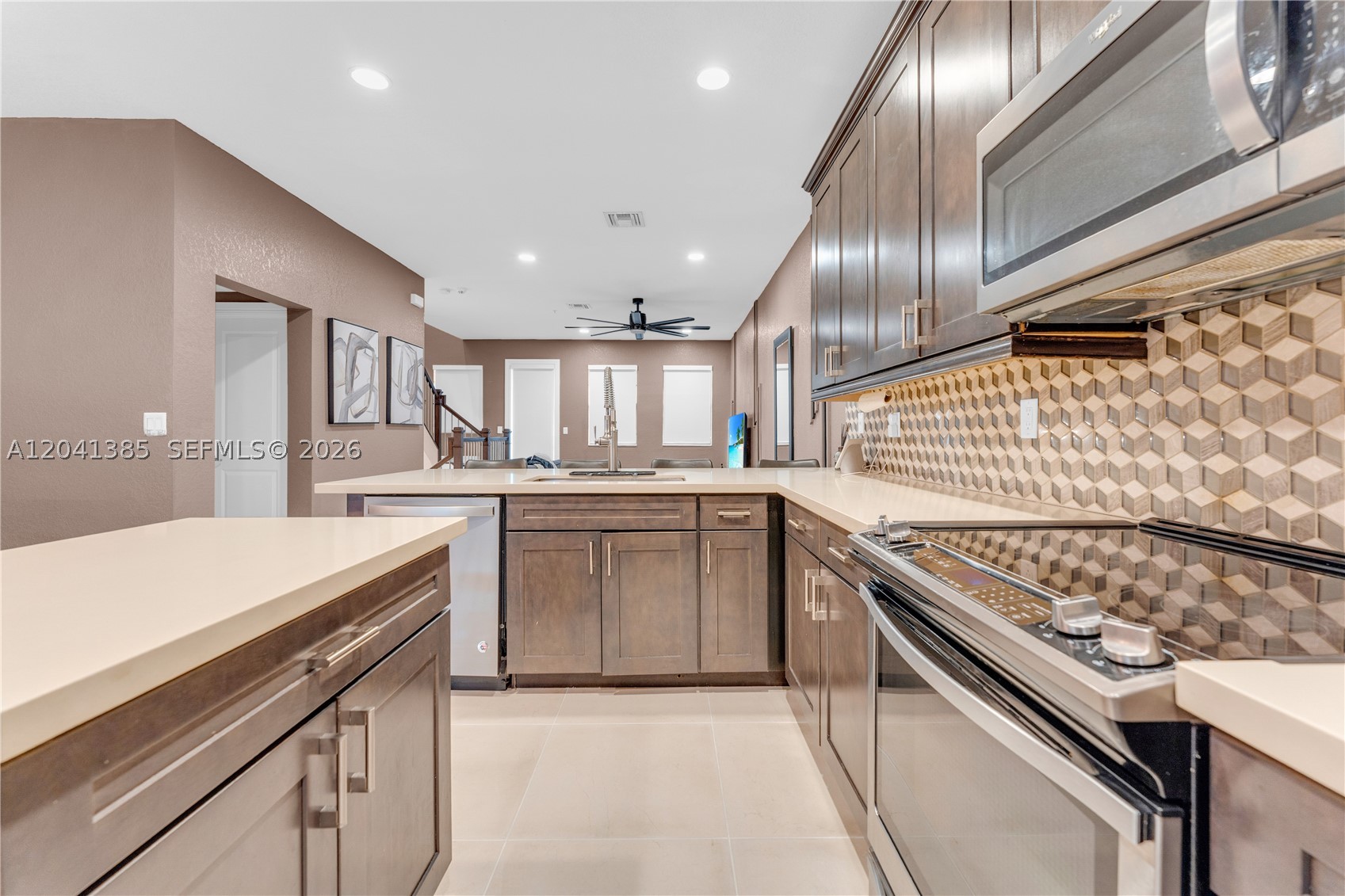 PEMBROKE LAKES SOUTH - Residential
