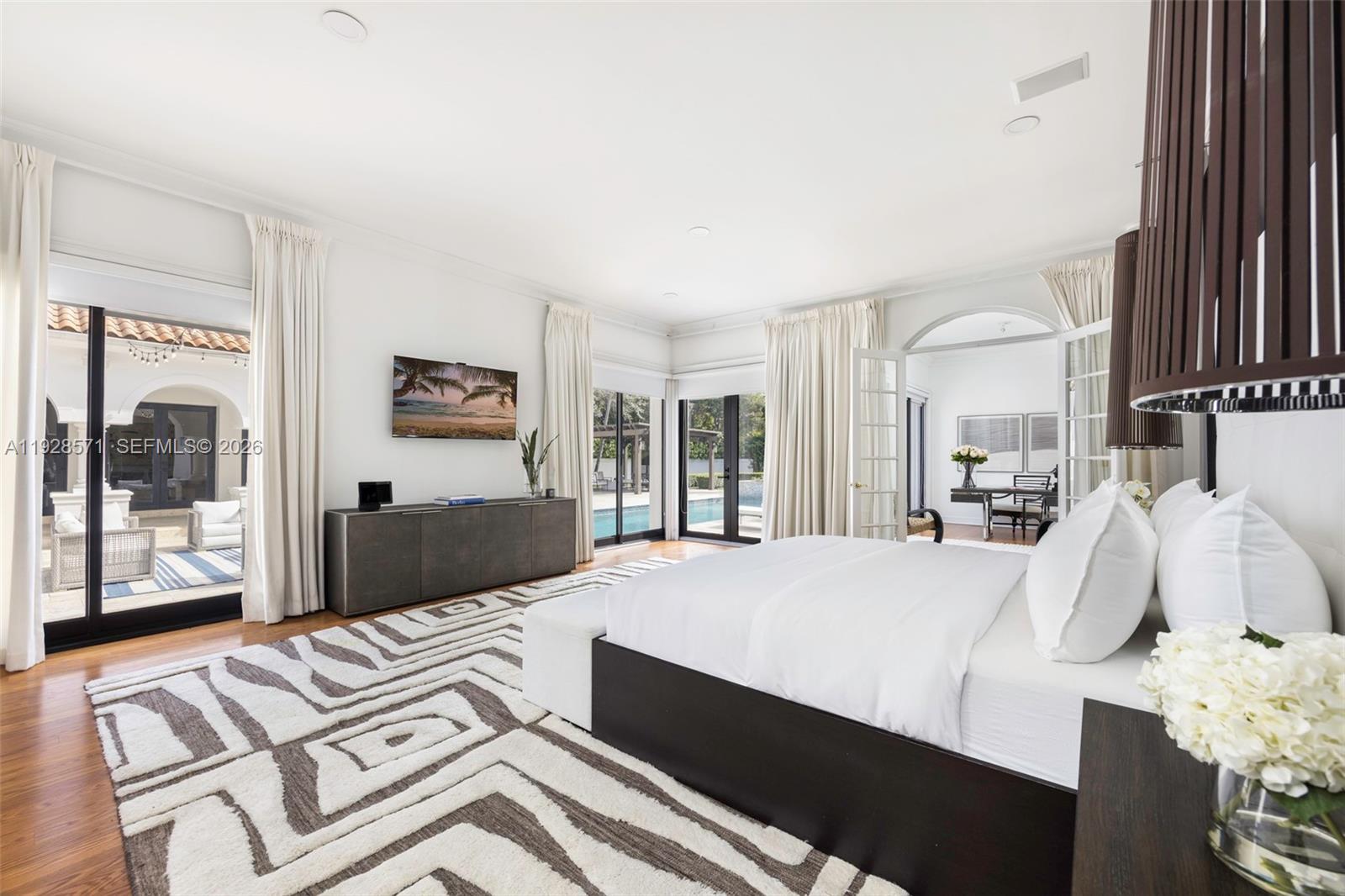 MELNOR ESTATES - Residential