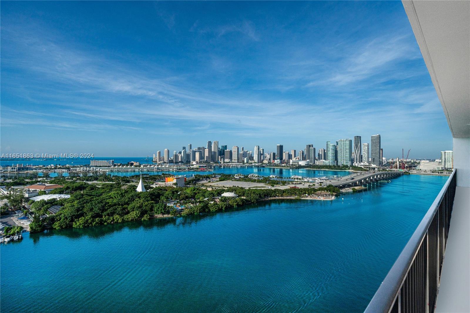 ONE THOUSAND VENETIAN WAY - Residential