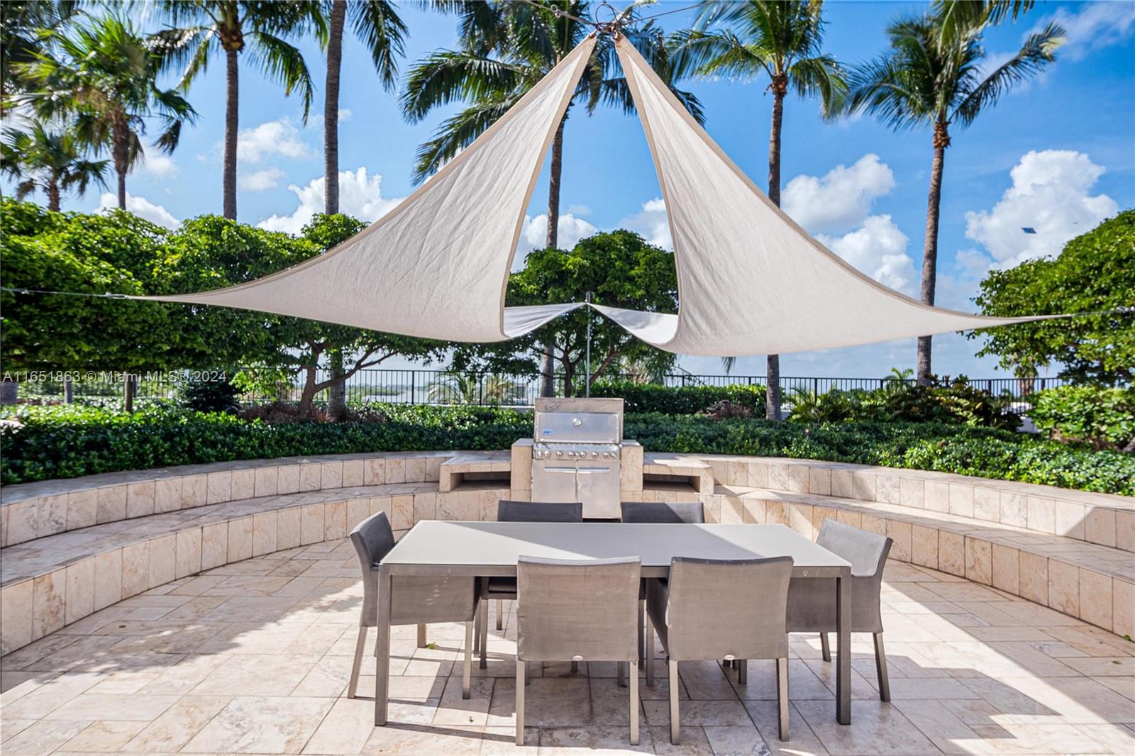 ONE THOUSAND VENETIAN WAY - Residential