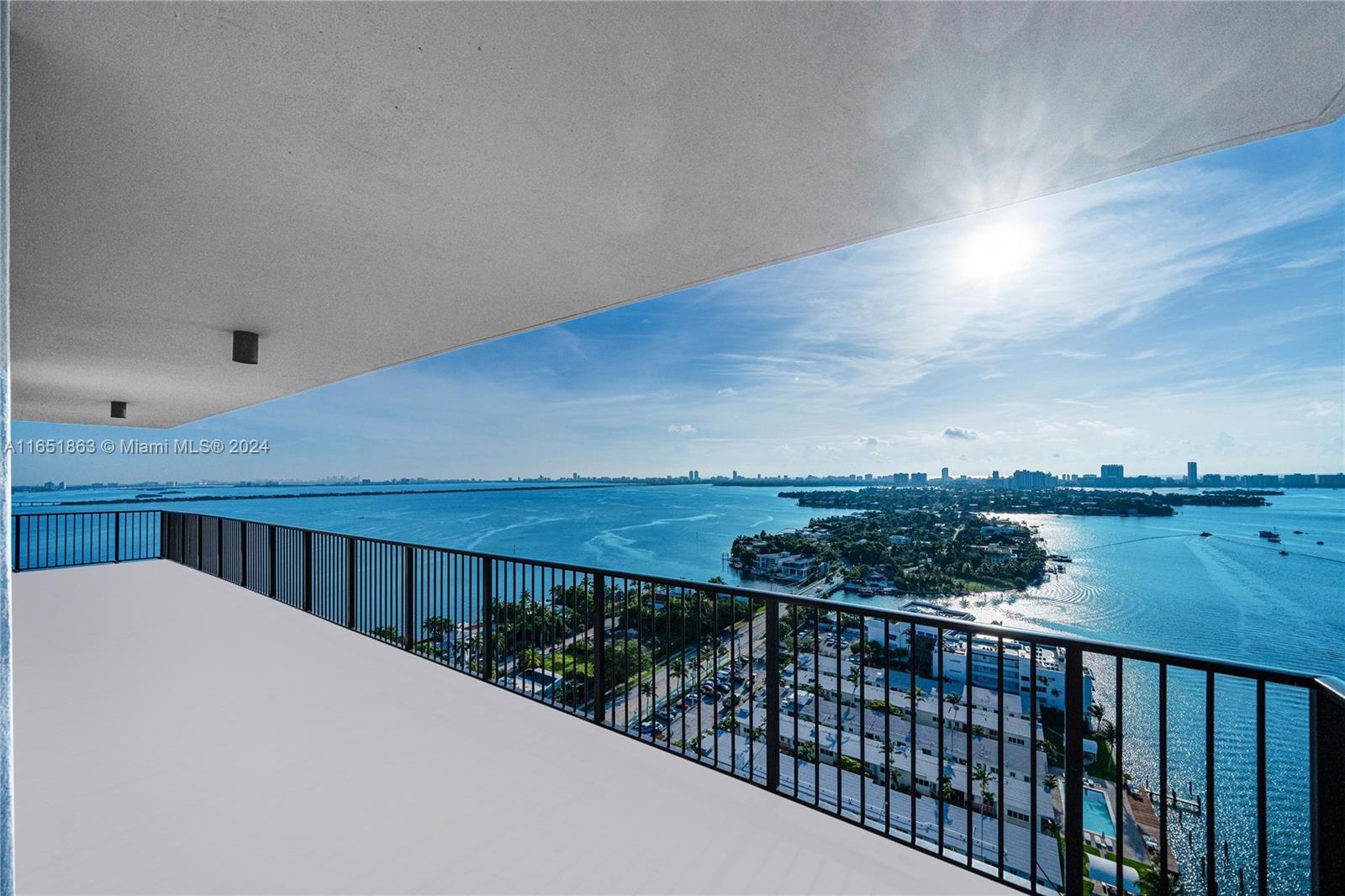 ONE THOUSAND VENETIAN WAY - Residential