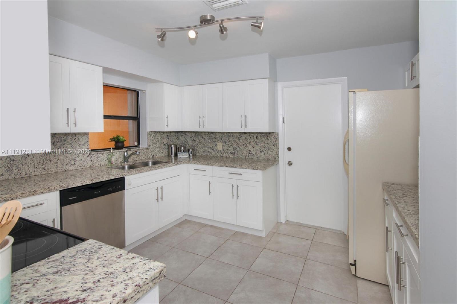 BONAVENTURE LAKES ADD 2 - Residential Lease