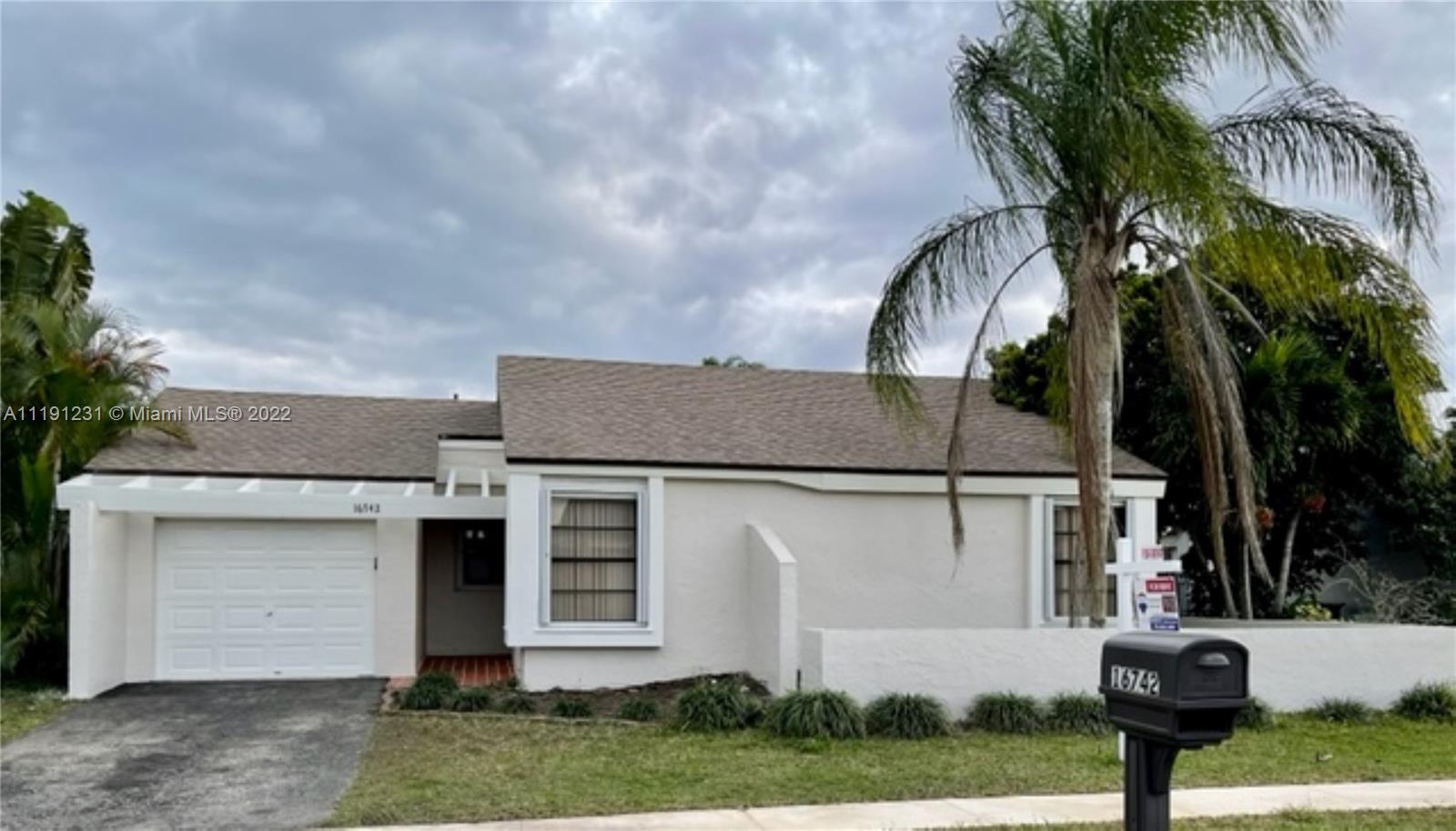 Beautiful three bedroom two bathroom freshly painted pool home with vaulted ceilings, split floor plan and one car garage with upgraded kitchen featuring granite counter-tops and stainless steel appliances. Neutral light gray wood floors throughout. Large master with updated bathroom with sliding glass doors to backyard/pool area, large walk in closet and linen closet in master. Great schools! No HOA. Close to shopping, dining, and major Interstates. Access to Bonaventure Town Center Club - pool, tennis, bowling, gym.