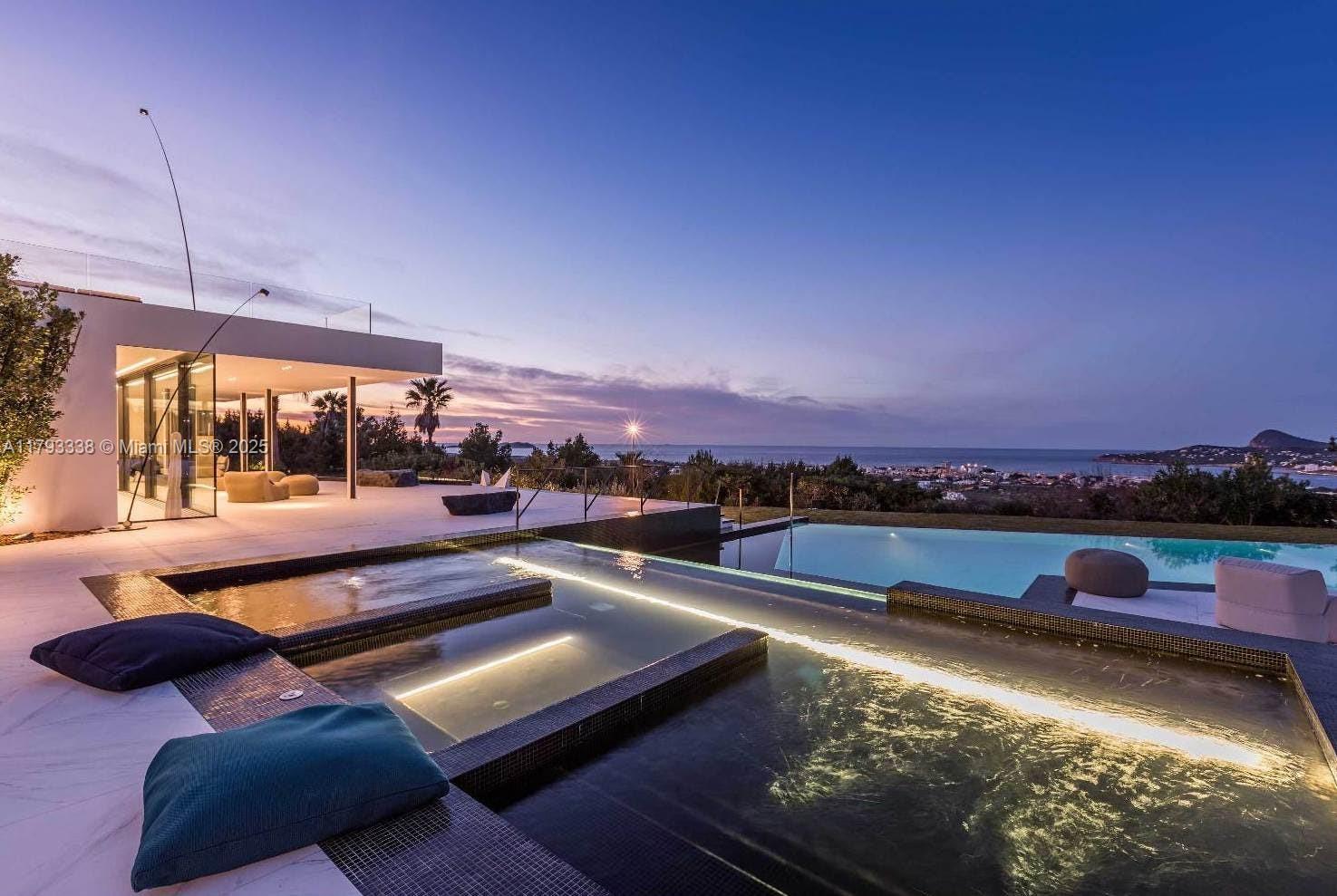 Villa Monterrey - Residential