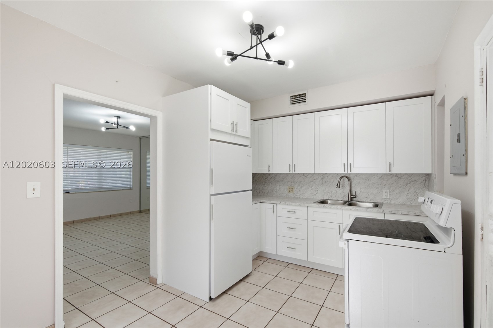 GABLES MANOR SUB - Residential Income
