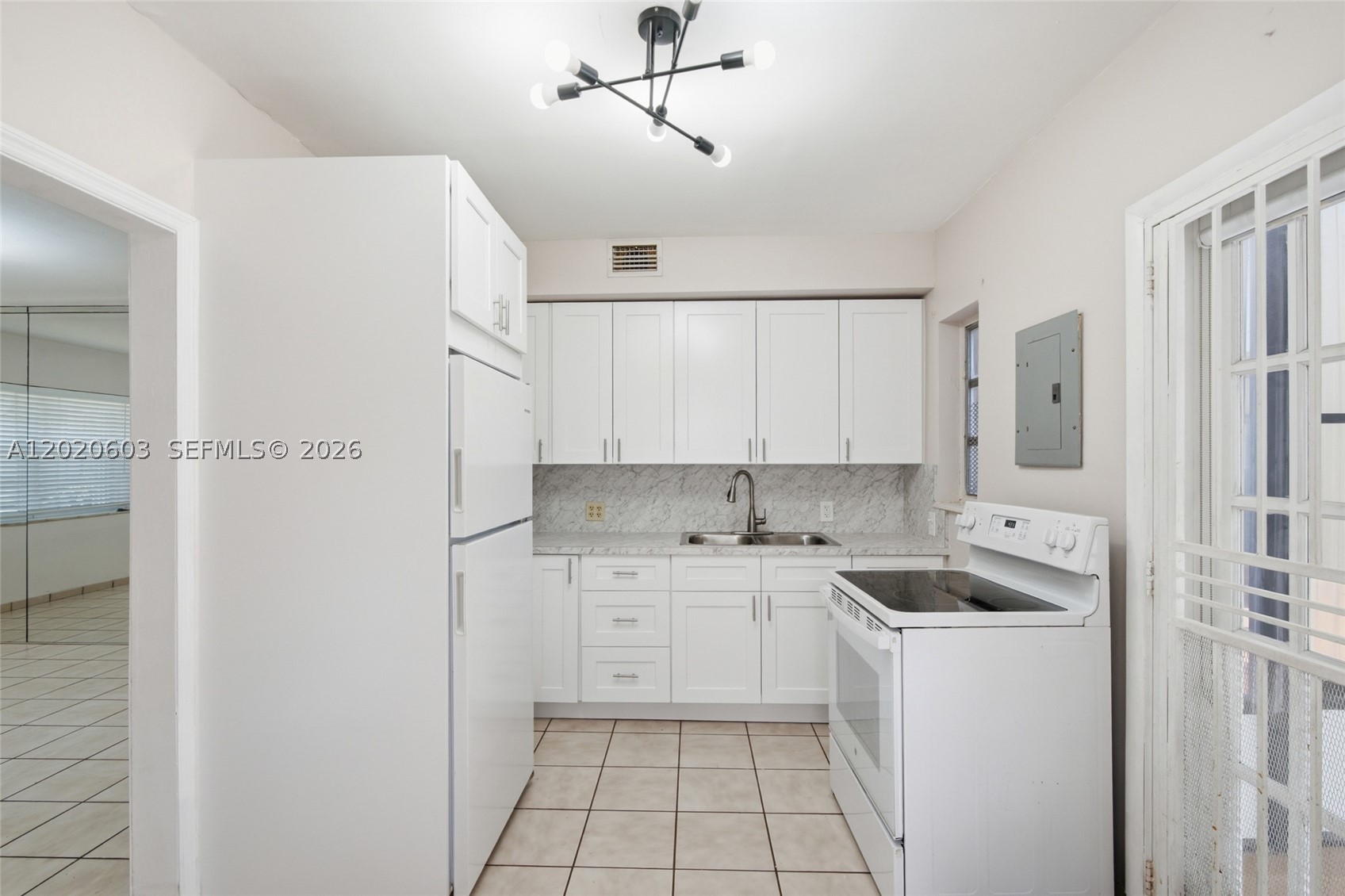 GABLES MANOR SUB - Residential Income