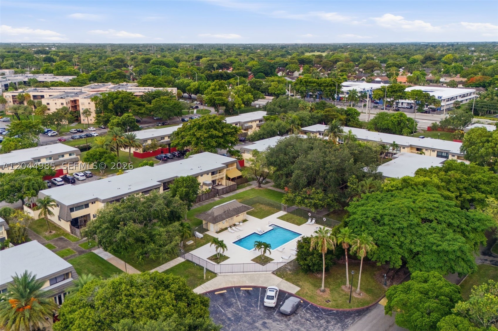 KENDALE LAKES TOWNHOUSE C - Residential