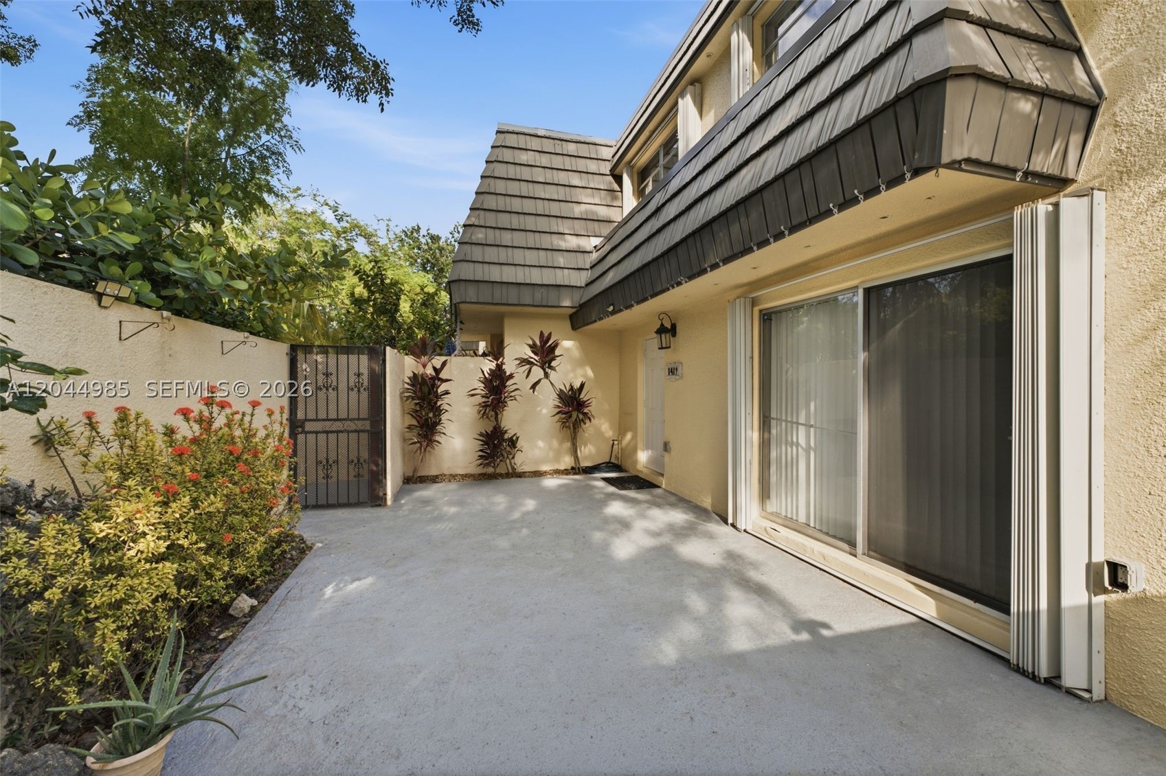 KENDALE LAKES TOWNHOUSE C - Residential