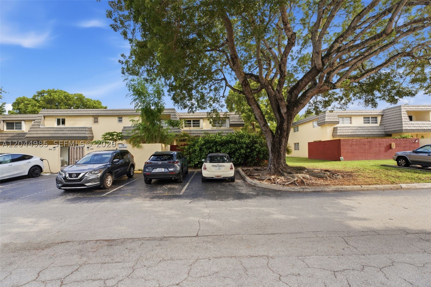 KENDALE LAKES TOWNHOUSE C - Residential