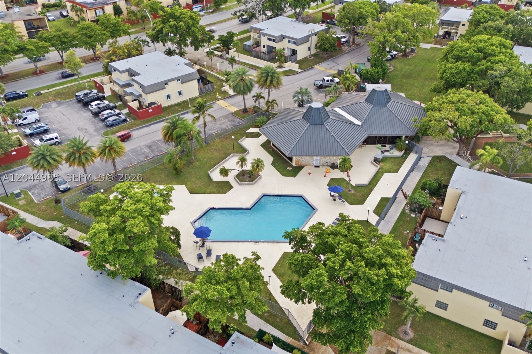 KENDALE LAKES TOWNHOUSE C - Residential