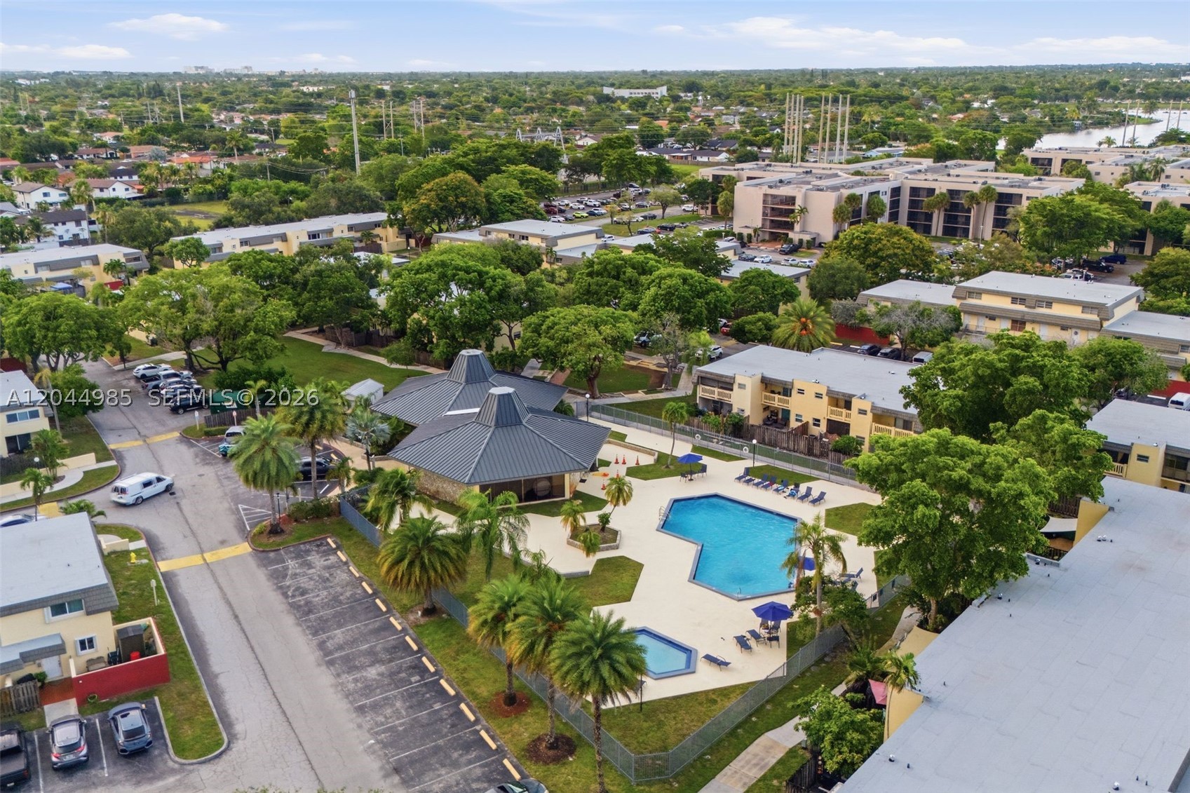 KENDALE LAKES TOWNHOUSE C - Residential