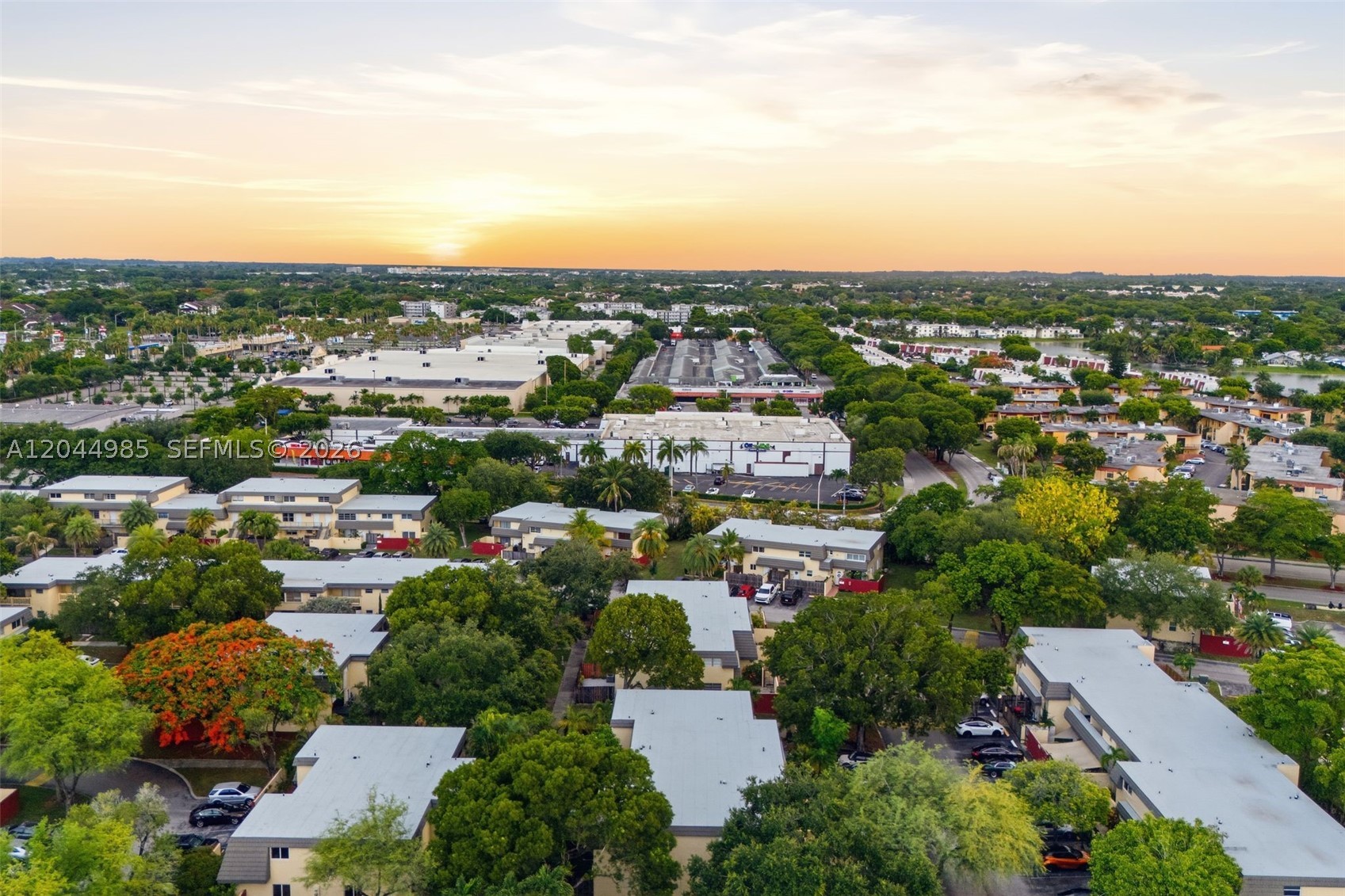 KENDALE LAKES TOWNHOUSE C - Residential