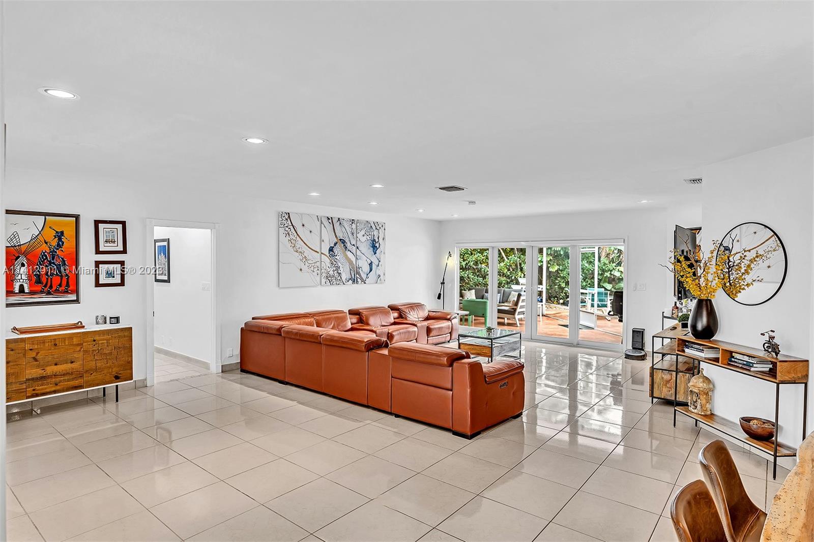 EASTERN SHORES - Residential