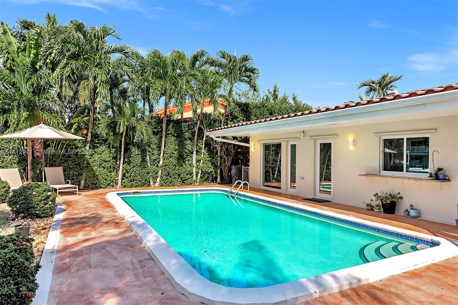 EASTERN SHORES - Residential
