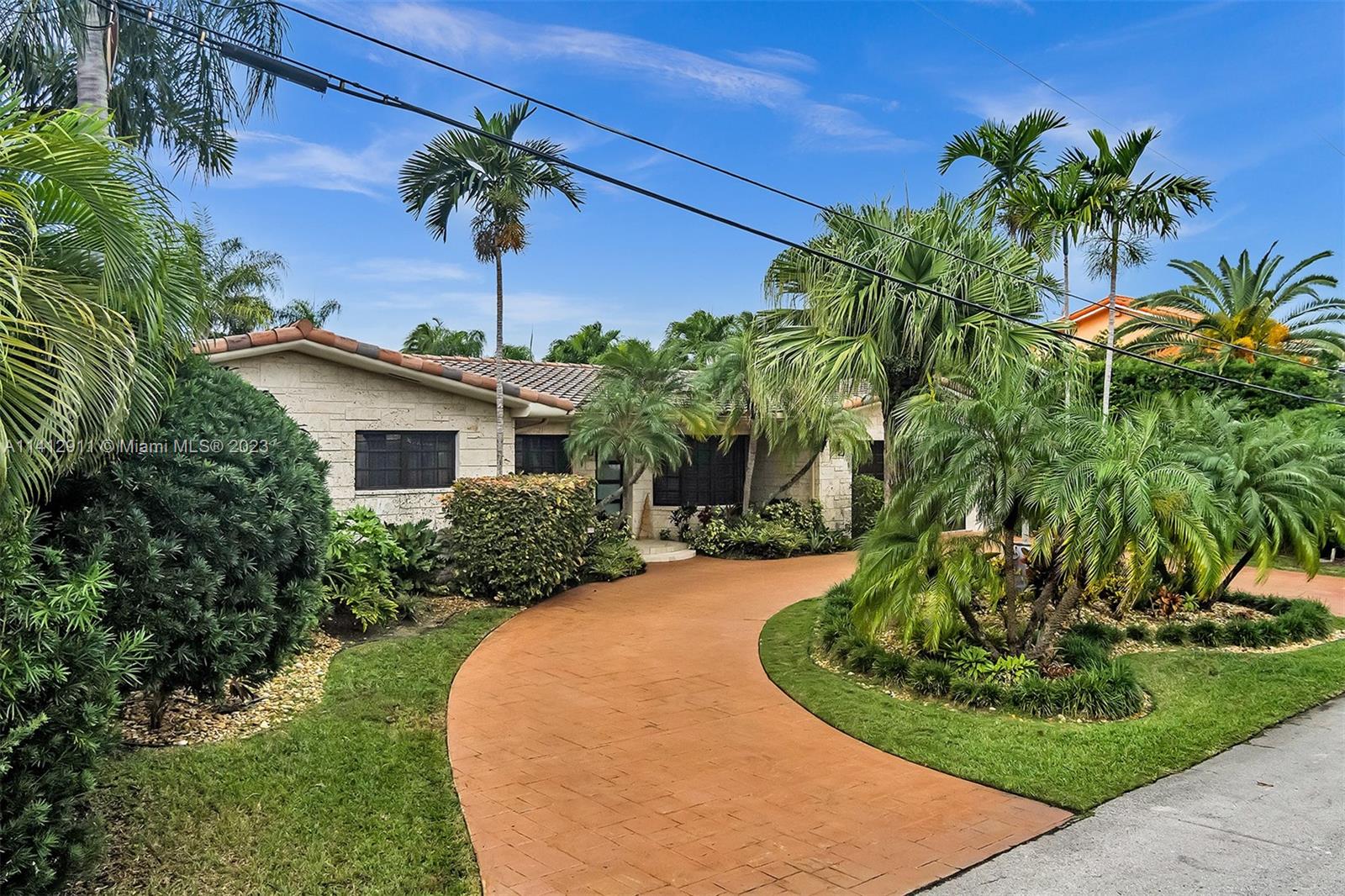 EASTERN SHORES - Residential