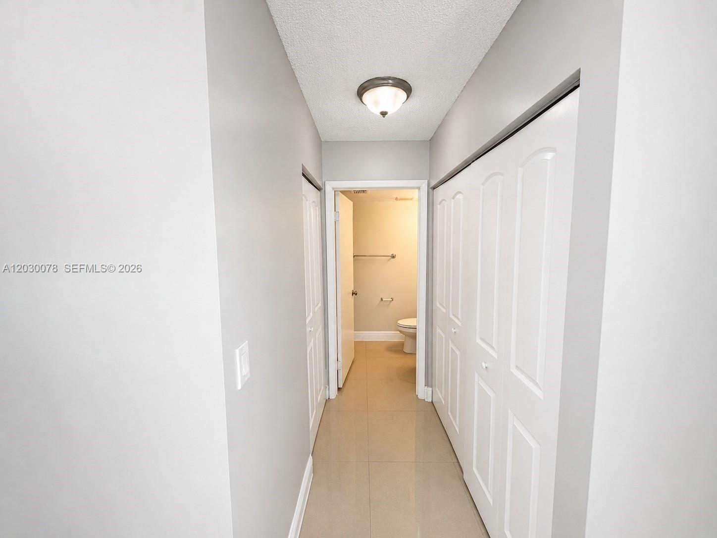 LEXINGTON ON THE GREEN CO - Residential Lease