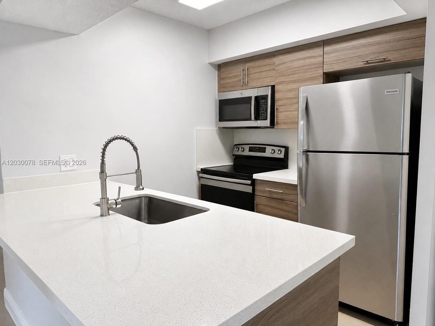 IMMEDIATE MOVE-IN! NO HOA APPROVAL! 1 BED 1 BATH CONDO IN THE GATED SUN VISTA GARDENS COMMUNITY, TAMARAC. TILE FLOORING THROUGHOUT, CENTRAL A/C, WALK-IN CLOSET, SCREENED BALCONY. COMMUNITY POOL, HOT TUB, FITNESS CENTER, TENNIS & VOLLEYBALL COURTS, CLUBHOUSE LOUNGE. CLEAN AND SAFE GATED COMMUNITY. UNIT WON'T LAST, CALL TODAY. No minimum credit score requirement!