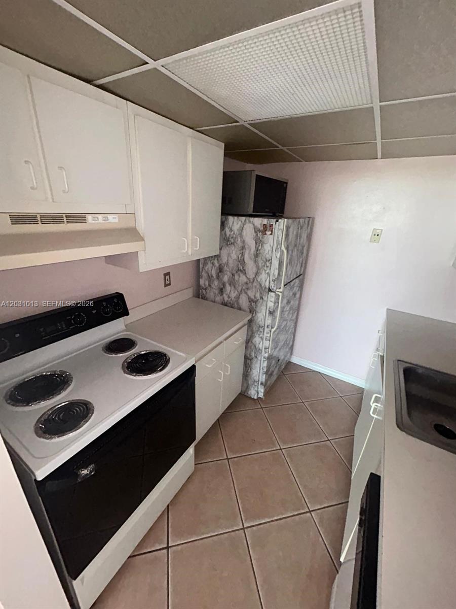 VECINO DEL MAR CONDO - Residential Lease