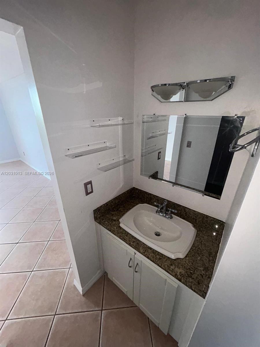 VECINO DEL MAR CONDO - Residential Lease