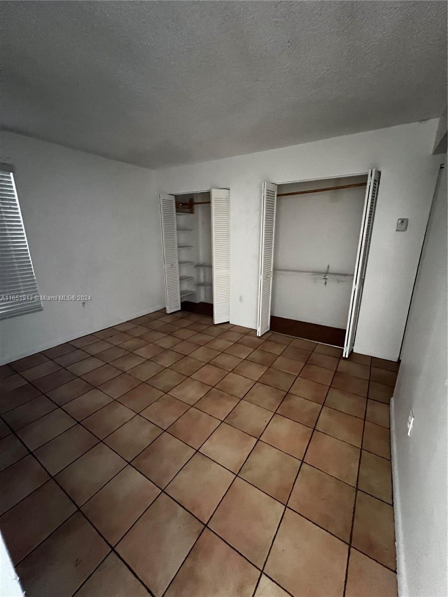 SUNSET VILLAS NO 3 CONDO - Residential
