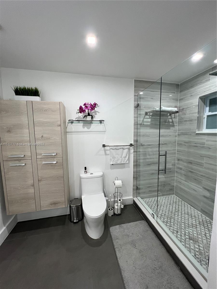 G B ESTATES - Residential Lease