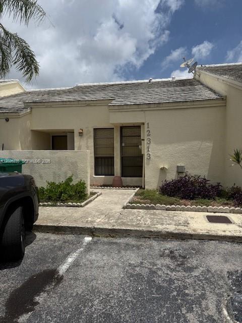 VILLAS OF DEERWOOD REPLAT - Residential Lease