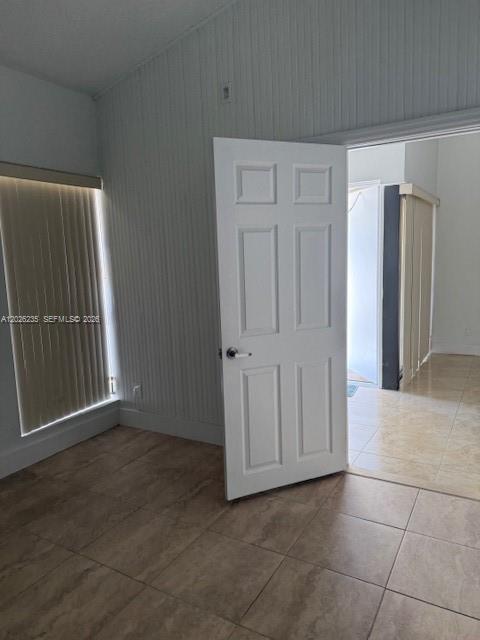 VILLAS OF DEERWOOD REPLAT - Residential Lease