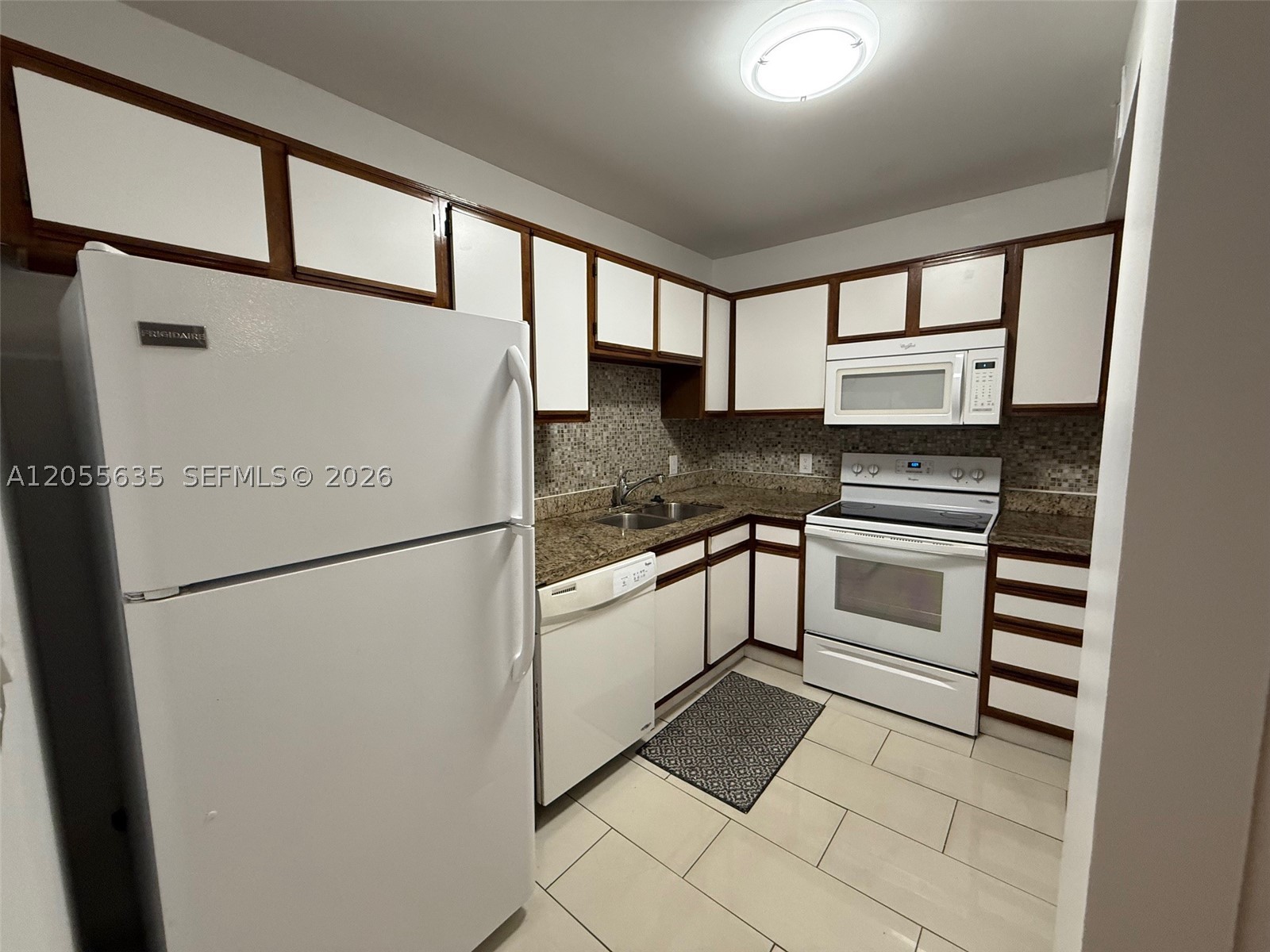HAMMOCKS TRAILS CONDO - Residential Lease