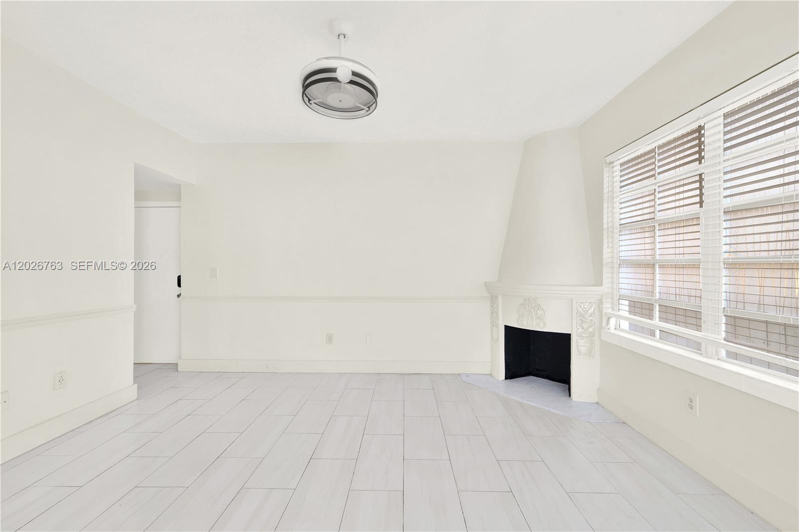 ART DECO CONDO - Residential Lease