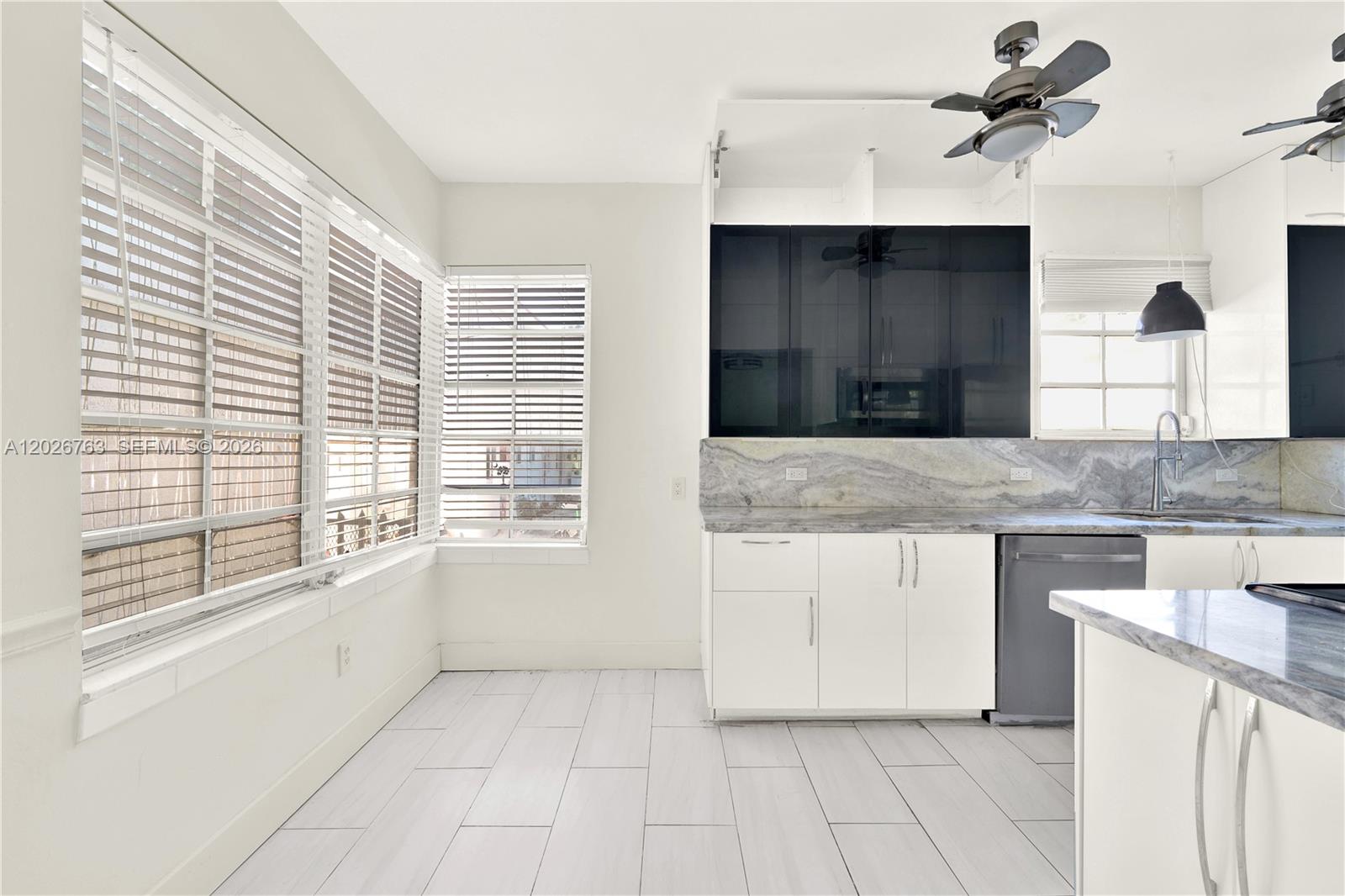 ART DECO CONDO - Residential Lease