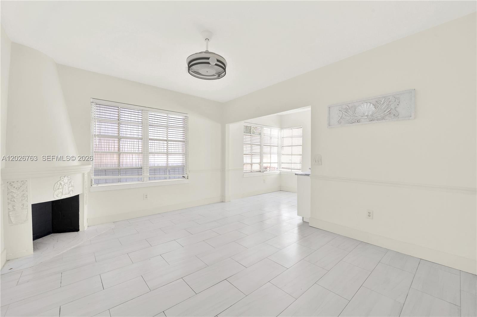 ART DECO CONDO - Residential Lease