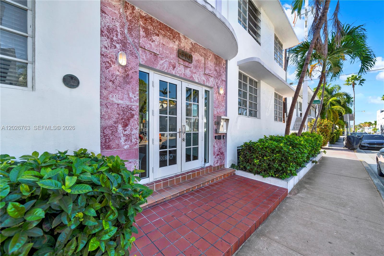 ART DECO CONDO - Residential Lease