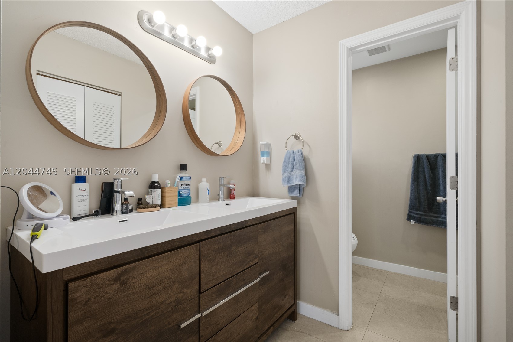 DEERWOOD VILLAS SEC 3 REP - Residential Lease