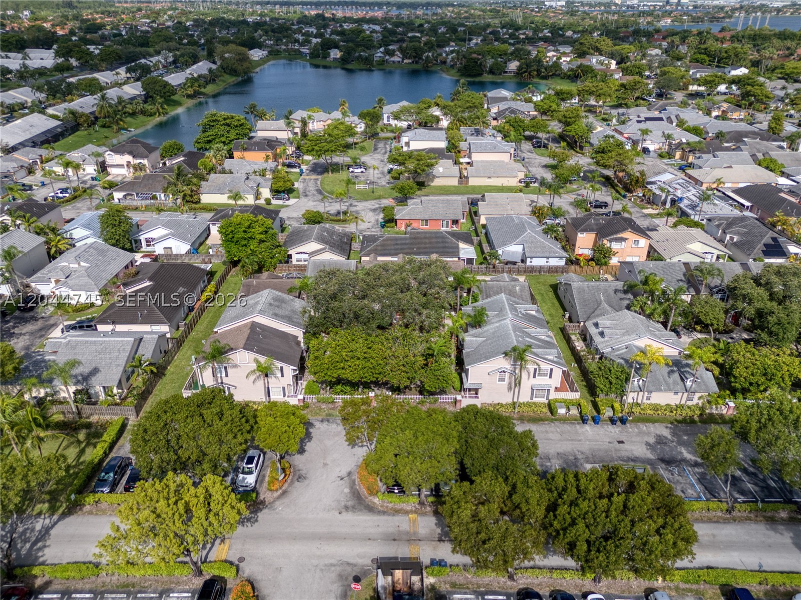 DEERWOOD VILLAS SEC 3 REP - Residential Lease